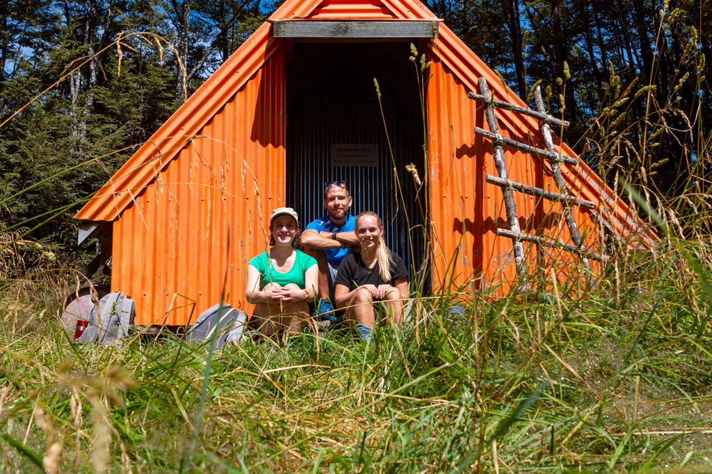Cute wee photo with a cute wee hut.