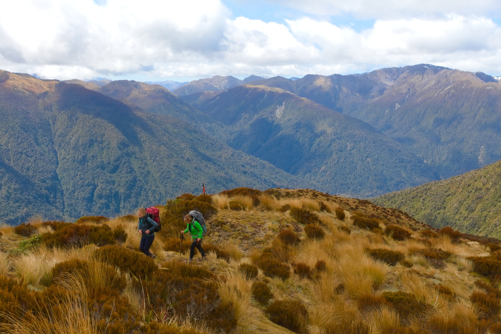 Mum and Katherine traversing towards Point 1251.